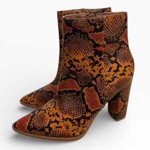 Matas Snake Print Ankle Boots Womens US 8.5 Block Heel Pointed Toe Bootie